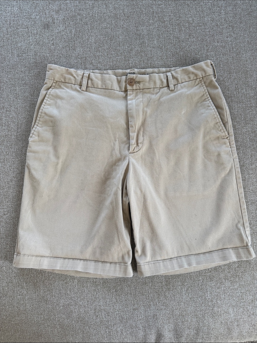 IZOD Saltwater Men’s Khaki Chino Shorts Size 33 9.5” Inseam